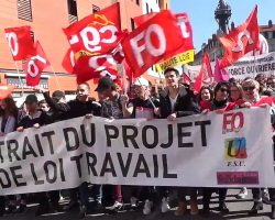 Manifestation contre la loi Travail, Le Puy 28/04/16. Forte pr&eacute;sence de Nuit Debout