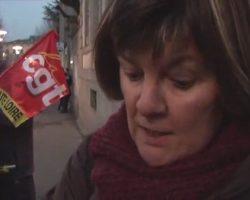 7 - Devant la Pr&eacute;fecture du Puy-en-Velay, on bat la semelle en attendant Lejaby