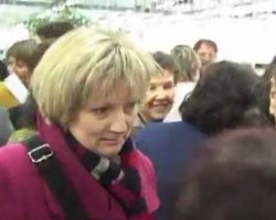 19 - Lejaby-Les anciennes apportent leur solidarit&eacute;